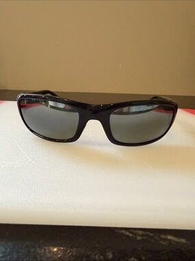 Black Maui Jim Stingray Polarized Sunglasses - Sport Wrap Style